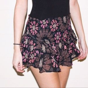 New FP One Smocked Floral Tiered Ruffle Mini Skort 🎉